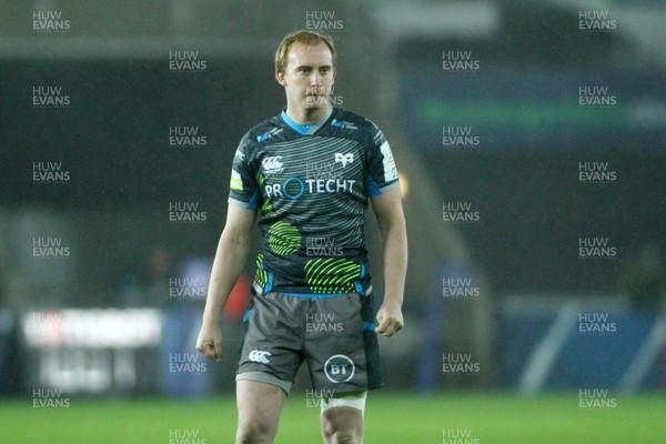061219 - Ospreys v Racing 92 - European Rugby Champions Cup - Luke Price of Ospreys