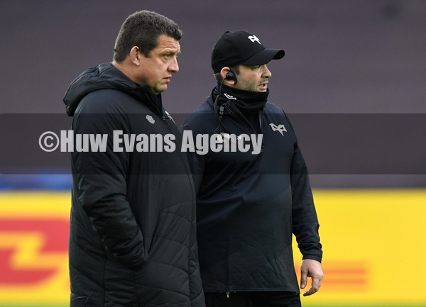 150122 - Ospreys v Racing 92 - European Rugby Champions Cup - Ospreys head coach Toby Booth and Darren Edwards