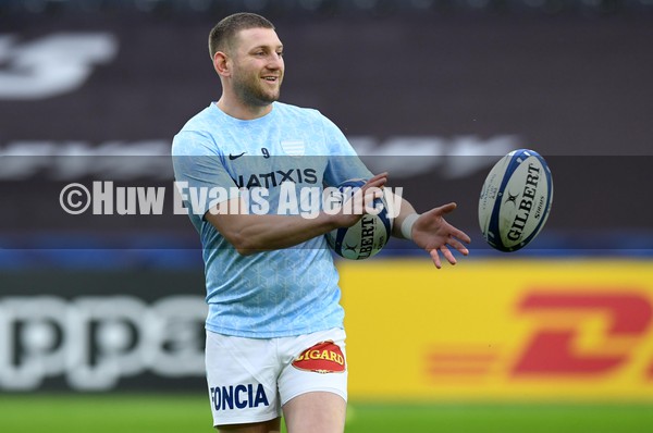150122 - Ospreys v Racing 92 - European Rugby Champions Cup - Finn Russell of Racing 92 during the warm up