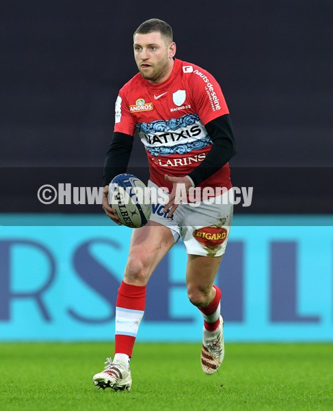 150122 - Ospreys v Racing 92 - European Rugby Champions Cup - Finn Russell of Racing 92 looks for a gap