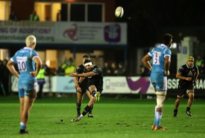 060424 - Ospreys v Sale Sharks - European Rugby Challenge Cup - Owen Williams of Ospreys kicks a penalty