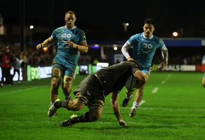 060424 - Ospreys v Sale Sharks - European Rugby Challenge Cup - Morgan Morris of Ospreys dives over the line to score a try