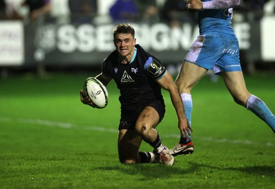 060424 - Ospreys v Sale Sharks - European Rugby Challenge Cup - Reuben Morgan-Williams of Ospreys celebrates scoring a try