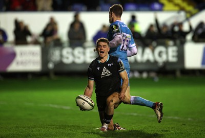 060424 - Ospreys v Sale Sharks - European Rugby Challenge Cup - Reuben Morgan-Williams of Ospreys celebrates scoring a try