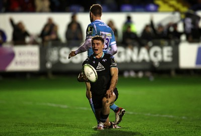 060424 - Ospreys v Sale Sharks - European Rugby Challenge Cup - Reuben Morgan-Williams of Ospreys celebrates scoring a try