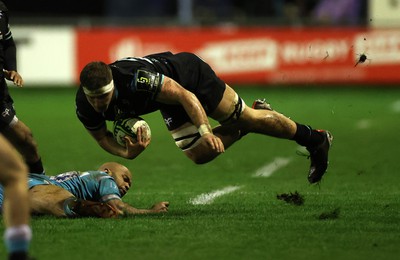 060424 - Ospreys v Sale Sharks - European Rugby Challenge Cup - Morgan Morse of Ospreys 