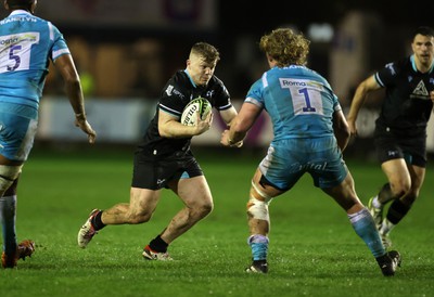 060424 - Ospreys v Sale Sharks - European Rugby Challenge Cup - Keiran Williams of Ospreys 