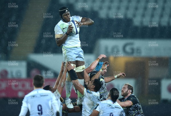 130118 - Ospreys v Saracens - European Rugby Champions Cup - Maro Itoje of Saracens takes line out ball