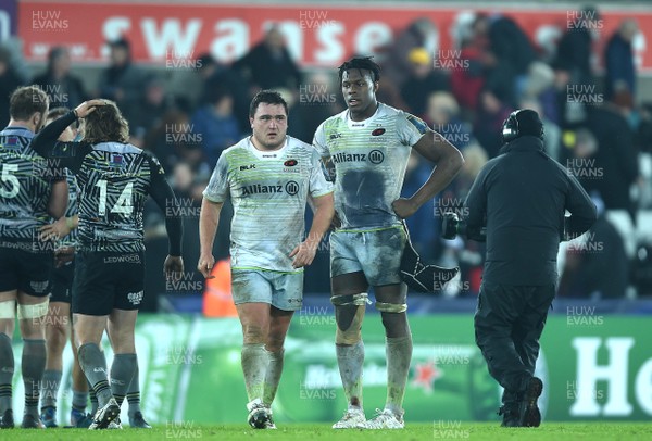 130118 - Ospreys v Saracens - European Rugby Champions Cup - Jamie George and Maro Itoje of Saracens looks dejected at the end of the game