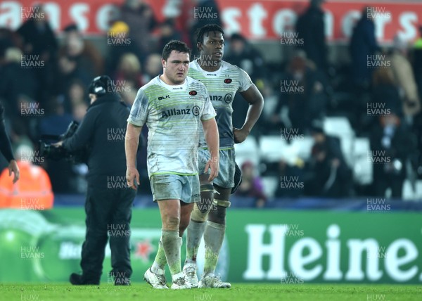130118 - Ospreys v Saracens - European Rugby Champions Cup - Jamie George and Maro Itoje of Saracens looks dejected at the end of the game