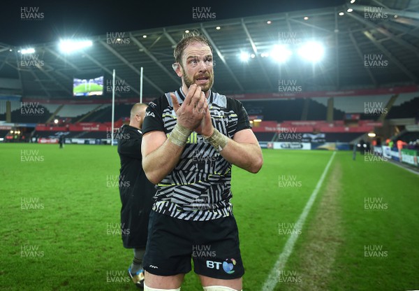 130118 - Ospreys v Saracens - European Rugby Champions Cup - Alun Wyn Jones of Ospreys at the end of the game