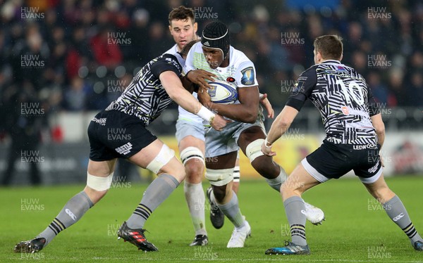 130118 - Ospreys v Saracens - European Rugby Champions Cup - Maro Itoje of Saracens is tackled by Alun Wyn Jones of Ospreys