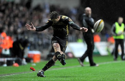 02.04.10 - Ospreys v Scarlets - Magners League - Dan Biggar of Ospreys kicks at goal. 