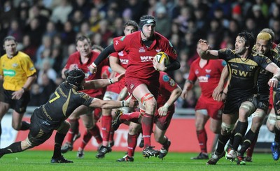 02.04.10 - Ospreys v Scarlets - Magners League - Lou Reed of Scarlets. 