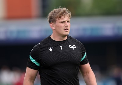 090526 - Ospreys v Scarlets - United Rugby Championship - Jac Morgan of Ospreys during the warm up