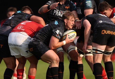 090526 - Ospreys v Scarlets - United Rugby Championship - Jac Morgan of Ospreys 