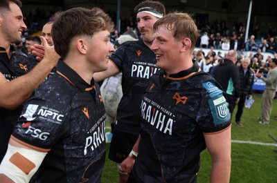 090526 - Ospreys v Scarlets - United Rugby Championship - Jac Morgan and Dan Edwards of Ospreys at full time