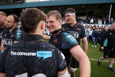 090526 - Ospreys v Scarlets - United Rugby Championship - Jac Morgan and Dan Edwards of Ospreys at full time