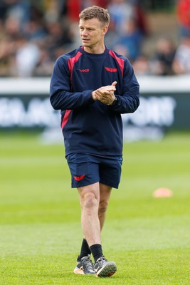 090526 - Ospreys v Scarlets - United Rugby Championship - Scarlets head coach Dwayne Peel during the warm up