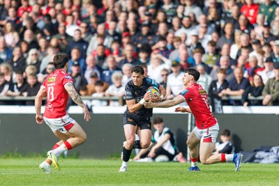 090526 - Ospreys v Scarlets - United Rugby Championship - Jack Walsh of Ospreys