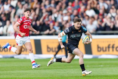 090526 - Ospreys v Scarlets - United Rugby Championship - Dan Edwards of Ospreys bursts clear win the way to scoring his first try of the match