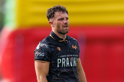 090526 - Ospreys v Scarlets - United Rugby Championship - Luke Morgan of Ospreys