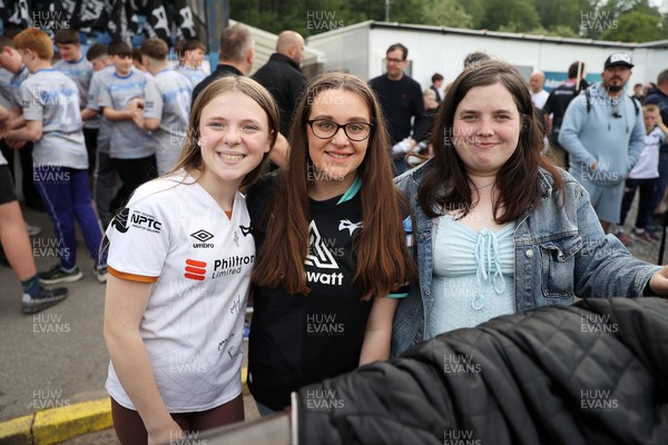 090526 - Ospreys v Scarlets - United Rugby Championship - Fans before the game