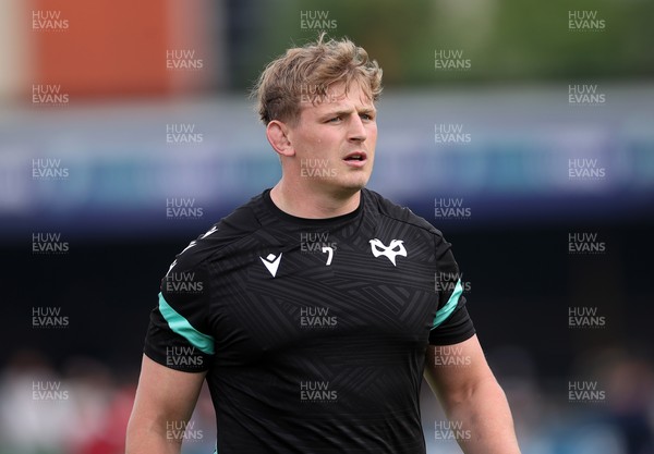 090526 - Ospreys v Scarlets - United Rugby Championship - Jac Morgan of Ospreys during the warm up