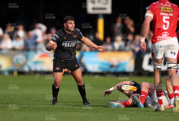090526 - Ospreys v Scarlets - United Rugby Championship - Lewis Lloyd of Ospreys 