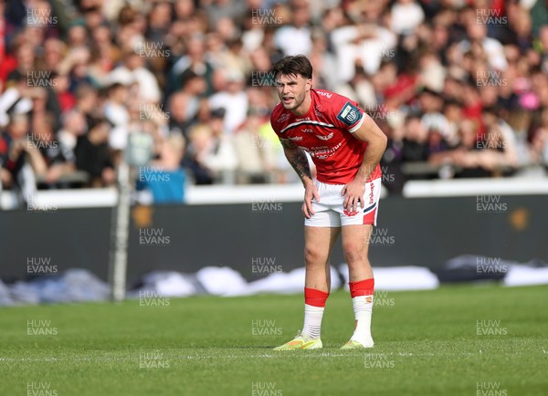 090526 - Ospreys v Scarlets - United Rugby Championship - Joe Roberts of Scarlets 