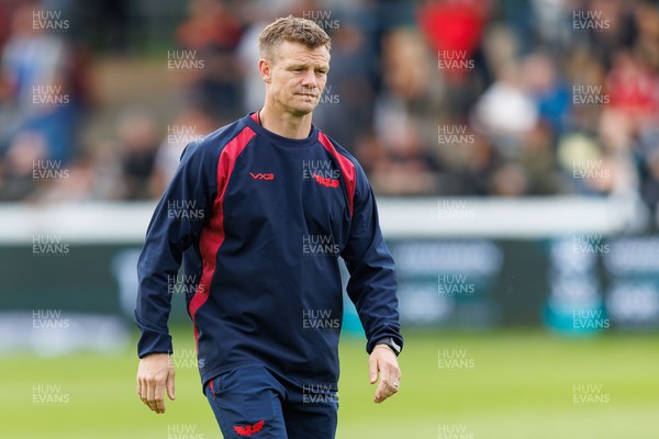 090526 - Ospreys v Scarlets - United Rugby Championship - Scarlets head coach Dwayne Peel during the warm up