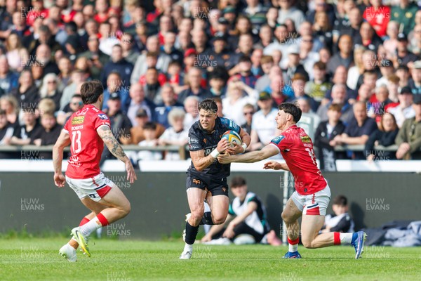 090526 - Ospreys v Scarlets - United Rugby Championship - Jack Walsh of Ospreys