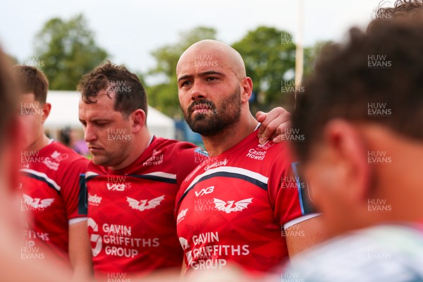 090526 - Ospreys v Scarlets - United Rugby Championship - Josh Macleod of Scarlets talks to his team at the end of the match