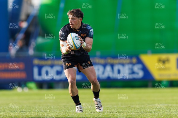 090526 - Ospreys v Scarlets - United Rugby Championship - Dan Edwards of Ospreys