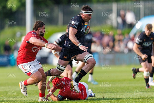 090526 - Ospreys v Scarlets - United Rugby Championship - Ryan Smith of Ospreys on the charge