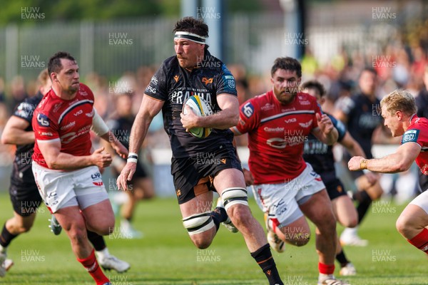 090526 - Ospreys v Scarlets - United Rugby Championship - Ryan Smith of Ospreys on the charge