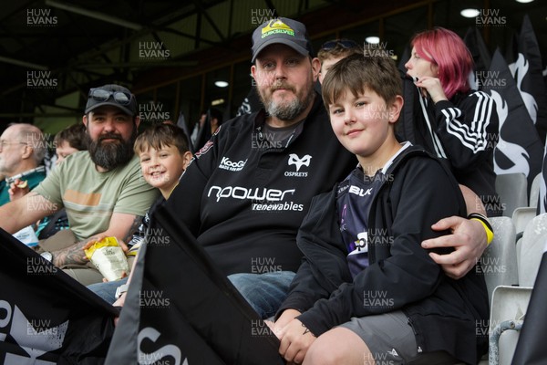 090526 - Ospreys v Scarlets - United Rugby Championship - Fans before the match
