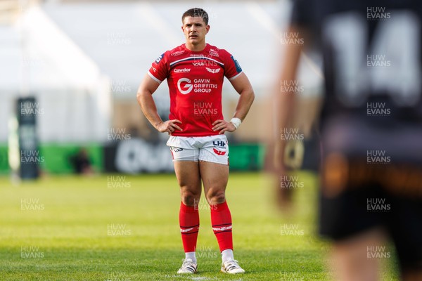 090526 - Ospreys v Scarlets - United Rugby Championship - Joe Hawkins of Scarlets