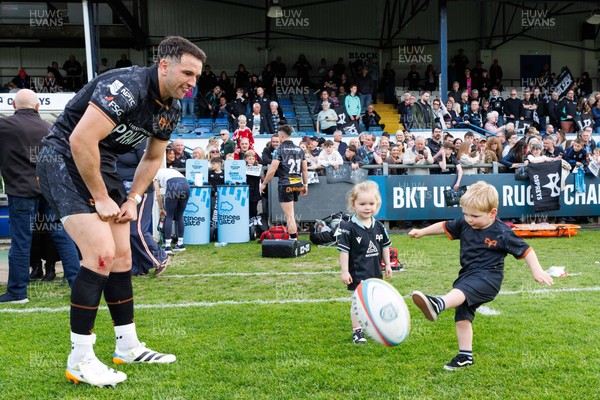 090526 - Ospreys v Scarlets - United Rugby Championship - Owen Watkin of Ospreys and his children at the end of the match