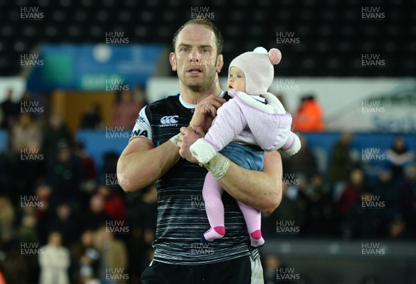 221218 - Ospreys v Scarlets - Guinness PRO14 - Alun Wyn Jones of Ospreys with his daughter at the end of the game