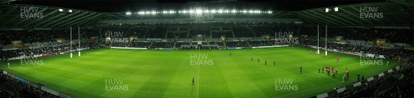 27.12.10 Ospreys v Scarlets - Magners League  Ospreys' entertain The Scarlets in front of a near 19,000 crowd at The Liberty Stadium.  