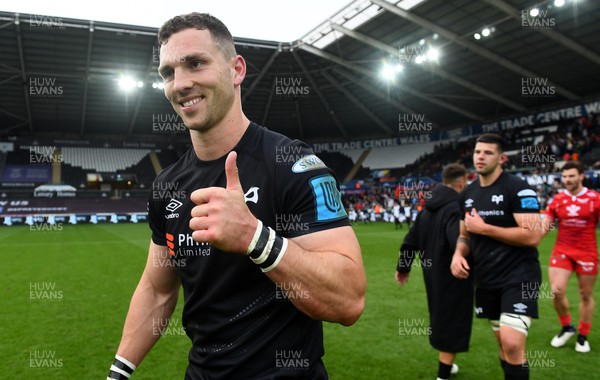 300422 - Ospreys v Scarlets - United Rugby Championship - George North of Ospreys at the end of the game