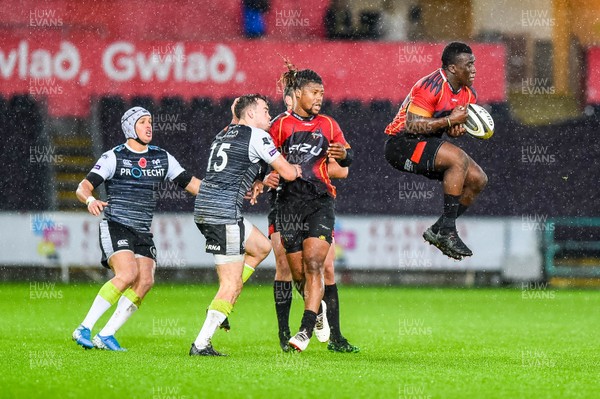 091119 - Ospreys v Southern Kings - Guinness PRO14 - Josiah Twum-Boafo of Southern Kings jumps for the ball 
