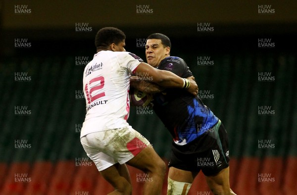 020417 - Ospreys v Stade Francais - European Rugby Challenge Cup - Josh Matavesi of Ospreys is tackled by Jonathan Danty of Stade Francais