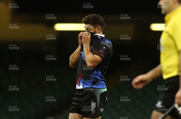 020417 - Ospreys v Stade Francais - European Rugby Challenge Cup - Kieron Fonotia of Ospreys is dejected at the final whistle