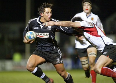 160104Neath Swansea Ospreys v Toulouse  Ospreys Gavin Henson holds off Nicolas JeanJean to score try  