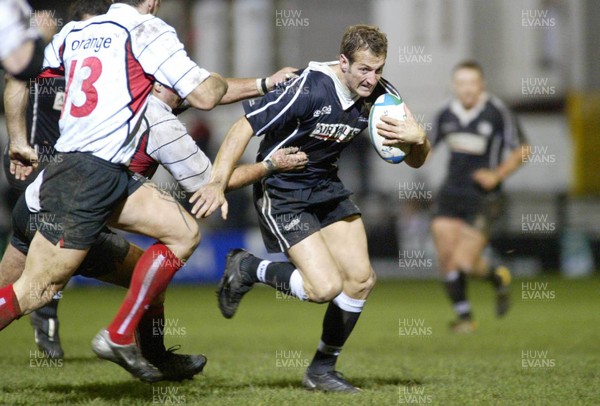 160104Neath Swansea Ospreys v Toulouse  Ospreys Stefan Terblanche tests the Toulouse defence  