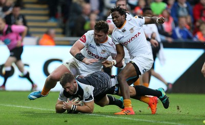 080918 - Ospreys v Toyota Cheetahs - Guinness PRO14 - Scott Otten of Ospreys goes over the score a try