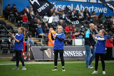 080918 - Ospreys v Toyota Cheetahs - Guinness PRO14 - Flag Bearers