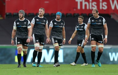 080918 - Ospreys v Toyota Cheetahs - Guinness PRO14 - Dan Lydiate, Bradley Davies, Justin Tipuric, James Hook and Alun Wyn Jones of Ospreys